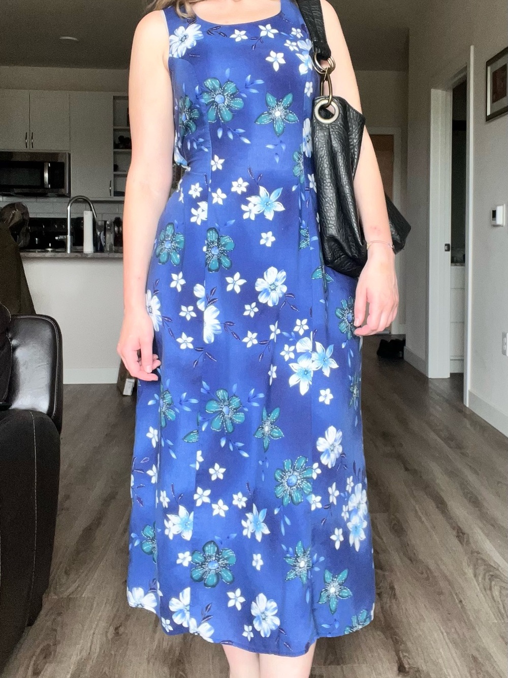 Blue Floral Sleeveless Midi Dress - Classic Summer Style